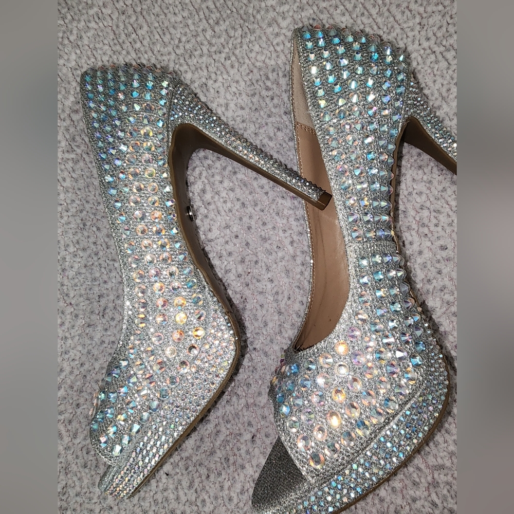 Brand New Thalia Sodi Stunning 😍 Silver Crystal Heels - Picture 3 of 16